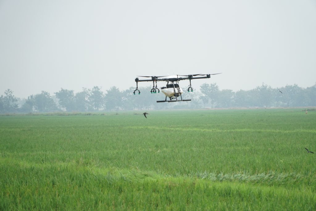 kekurangan dan kelebihan drone sprayer pertanian